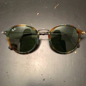 Round Fleck Ray Bans